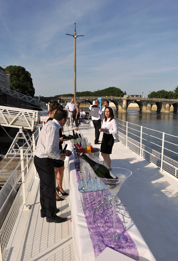 reception-sur-peniche-angers